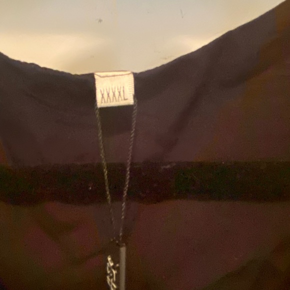 AK. Embroidery V-neck Blouse - Picture 4 of 10